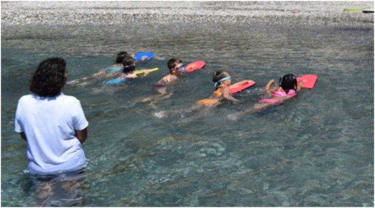Ολοκληρώνεται αύριο 24 Ιουλίου η 1η σειρά μαθημάτων κολύμβησης για παιδιά 4 έως 8 ετών
