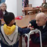 Συμβολικά Δώρα και Ευχές στη Μονάδα Φροντίδας Ηλικιωμένων από το Ειδικό Νηπιαγωγείο
