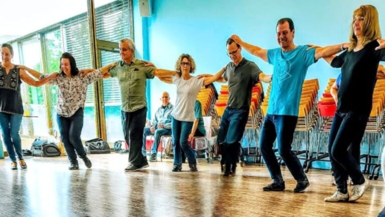Μεγάλη η συμμετοχή στο σεμινάριο διδασκαλίας ικαριακών χορών στη Βασιλεία της Ελβετίας