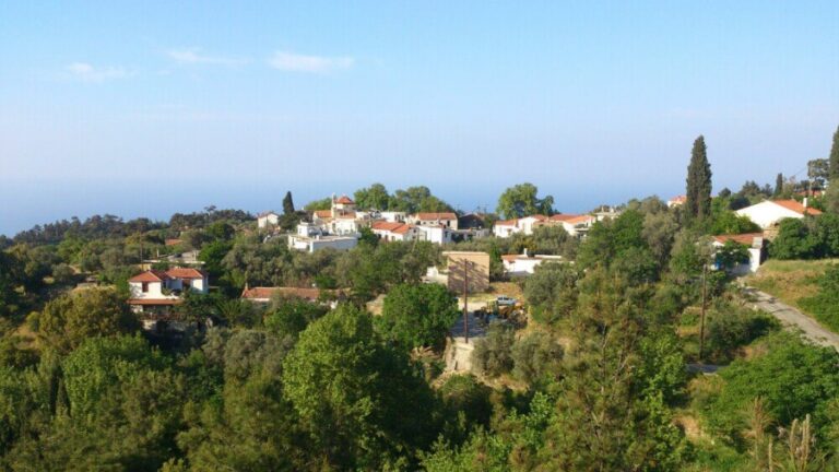 Συνέλευση των χωριανών στον Χριστό Ραχών για την προετοιμασία του πανηγυριού τους