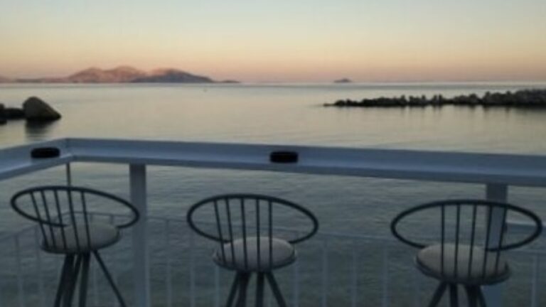 Η πιο όμορφη Κυριακή του φθινοπώρου μυρίζει θάλασσα και φρέσκο ψάρι