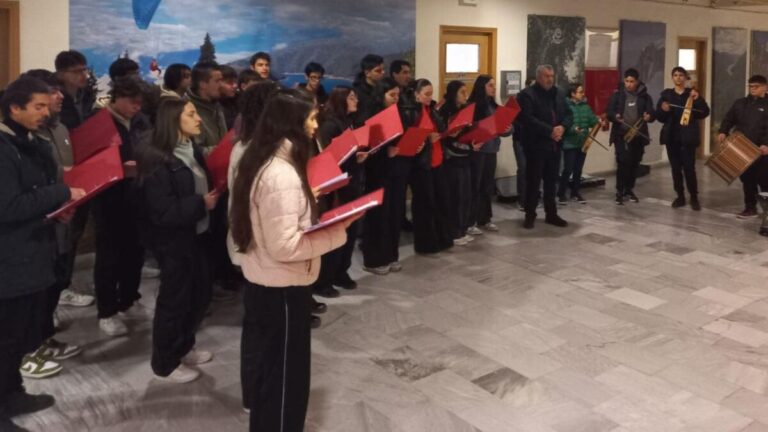 Τα κάλαντα της Ικαρίας τραγούδησε το Μουσικό Σχολείο Δράμας
