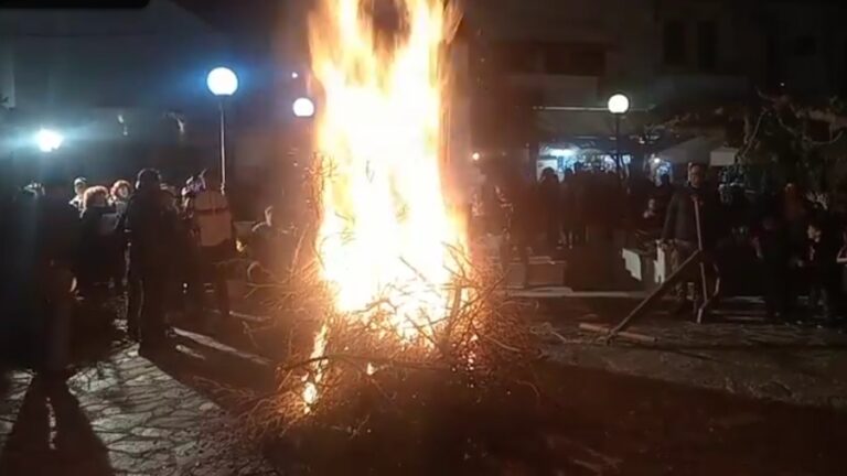 Φωτιές, ήχοι από κουδούνια, τραγόμορφες φιγούρες και αποκριάτικο γλέντι στον Άγιο Κήρυκο