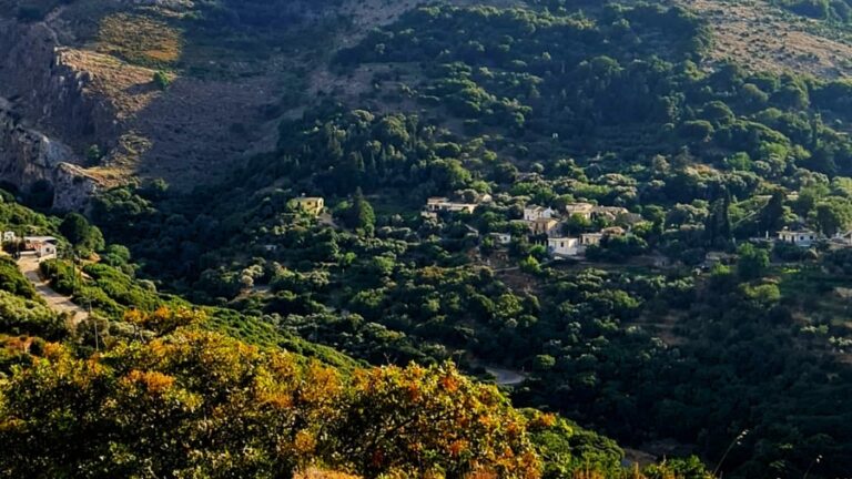 Μεγάλη χοροεσπερίδα τη Δευτέρα του Πάσχα στο Πετροπούλι με ζωντανή μουσική
