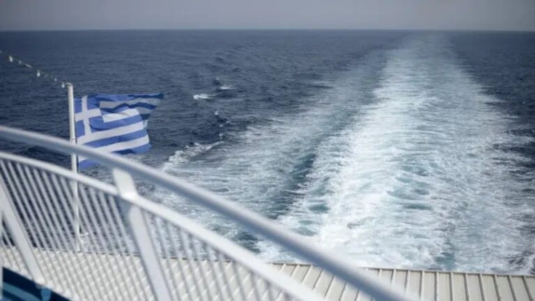 Ανησυχία ξενοδόχων και εμπόρων της Ικαρίας για απουσία εγκεκριμένων ακτοπλοϊκών δρομολογίων