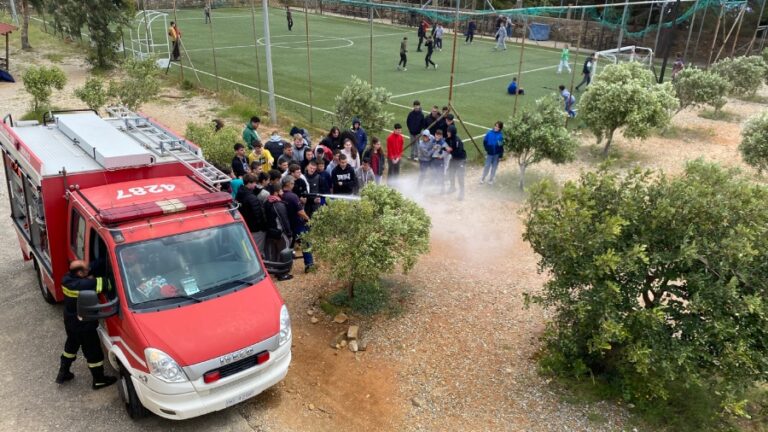 Επίδειξη στο Γενικό Λύκειο Αγίου Κηρύκου για την αντιμετώπιση πυρκαγιών