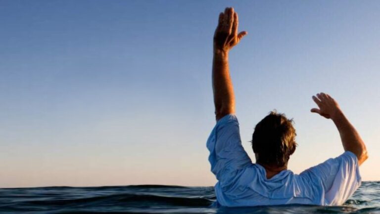 Μέτρα πρόληψης για αποτροπή του κινδύνου πνιγμού και τραυματισμών στο νερό