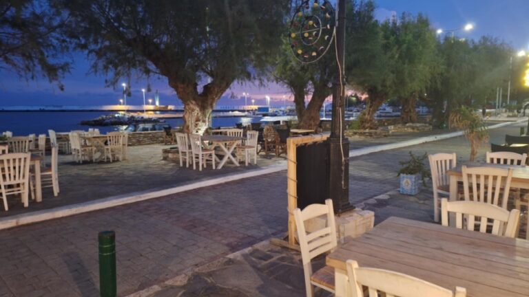 «Στου Βολίκα» οι γεύσεις συναντούν το άρωμα της Ικαρίας και τη θαλπωρή της παρέας