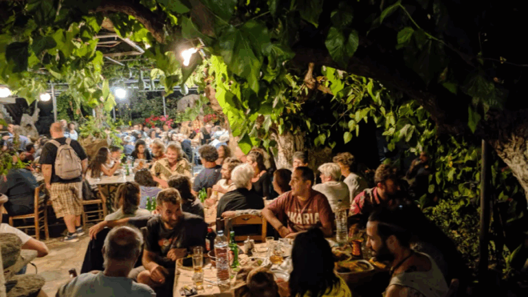 Μια καλοκαιρινή νύχτα γεμάτη μουσική και γεύσεις στο εστιατόριο Filitsa