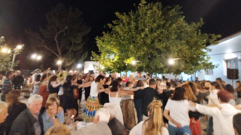 Μεγάλο πανηγύρι στις Καστανιές Ραχών με τον Νίκο Φάκαρο και τους Musicaroi